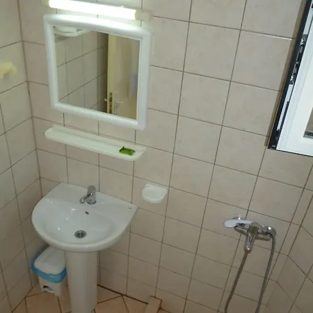 Alexandros Aparthotel